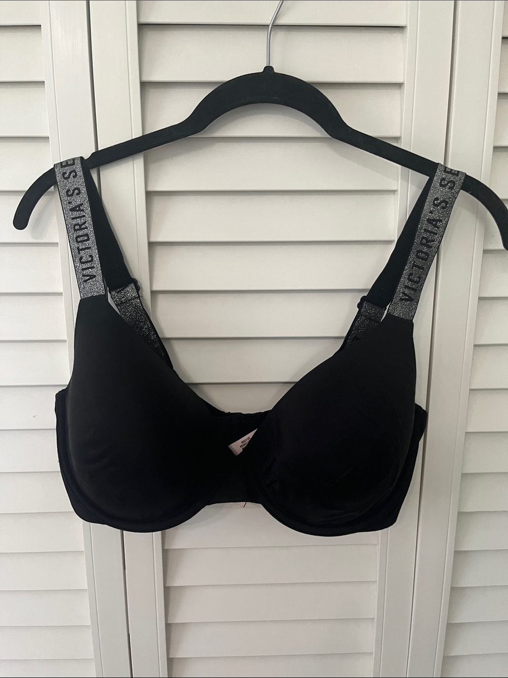 Glitter ✨ Victoria's Secret Black Molded Underwire Bra with Silver Logo Straps